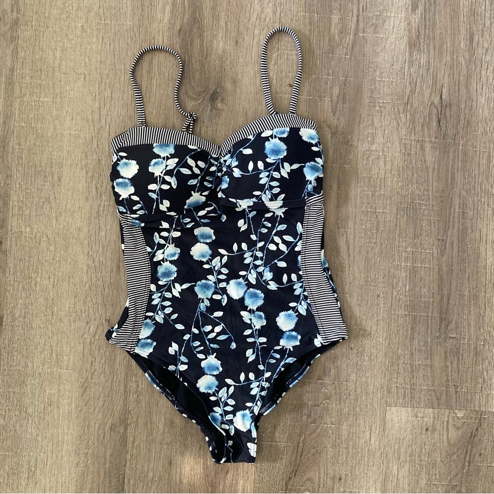 Sea Level Floral One Piece Swim 4 Euc